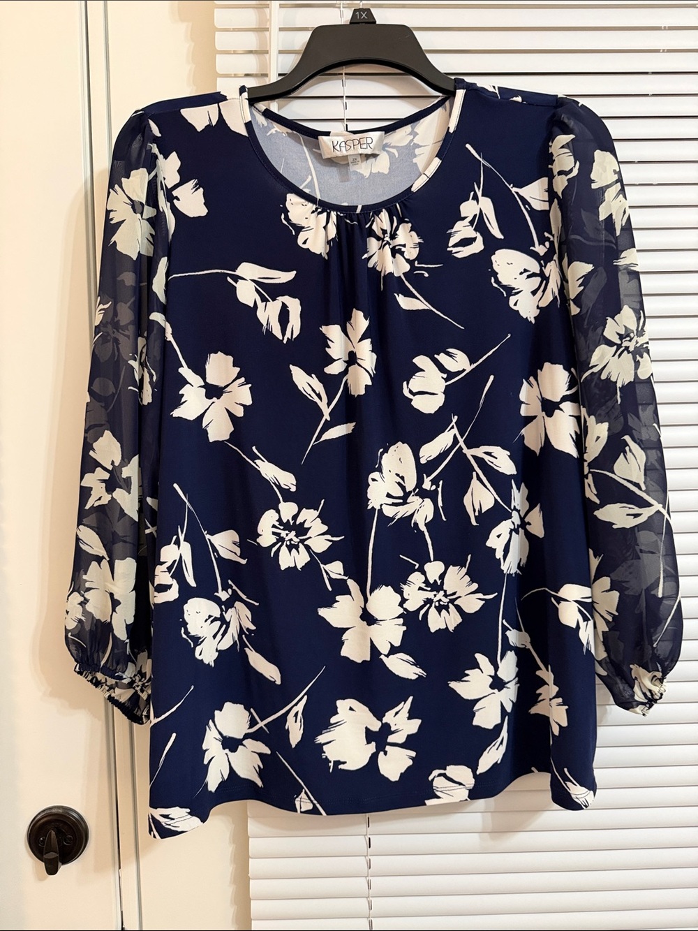 Like new Kasper blouse